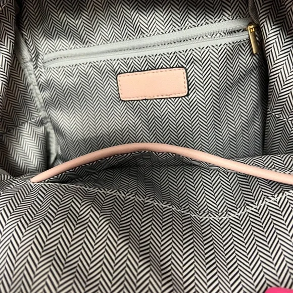 MAMA Backpack - Picture 4 of 4